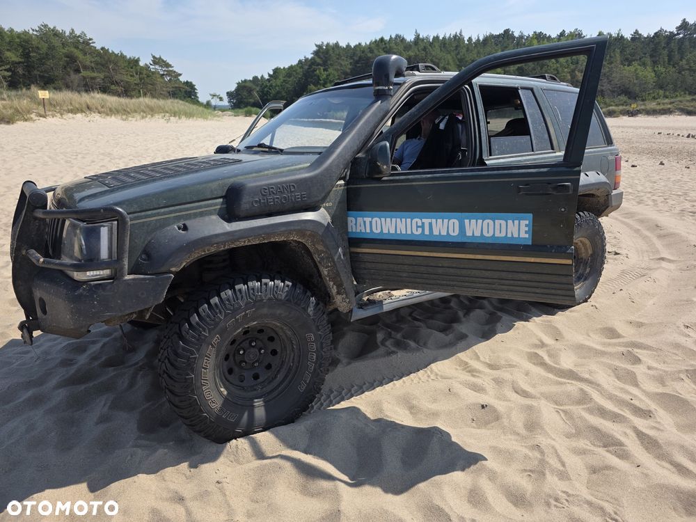 Jeep Grand Cherokee - 1