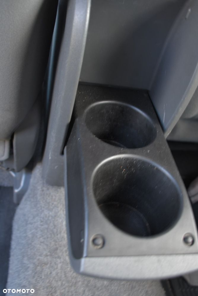 Toyota Prius - 12