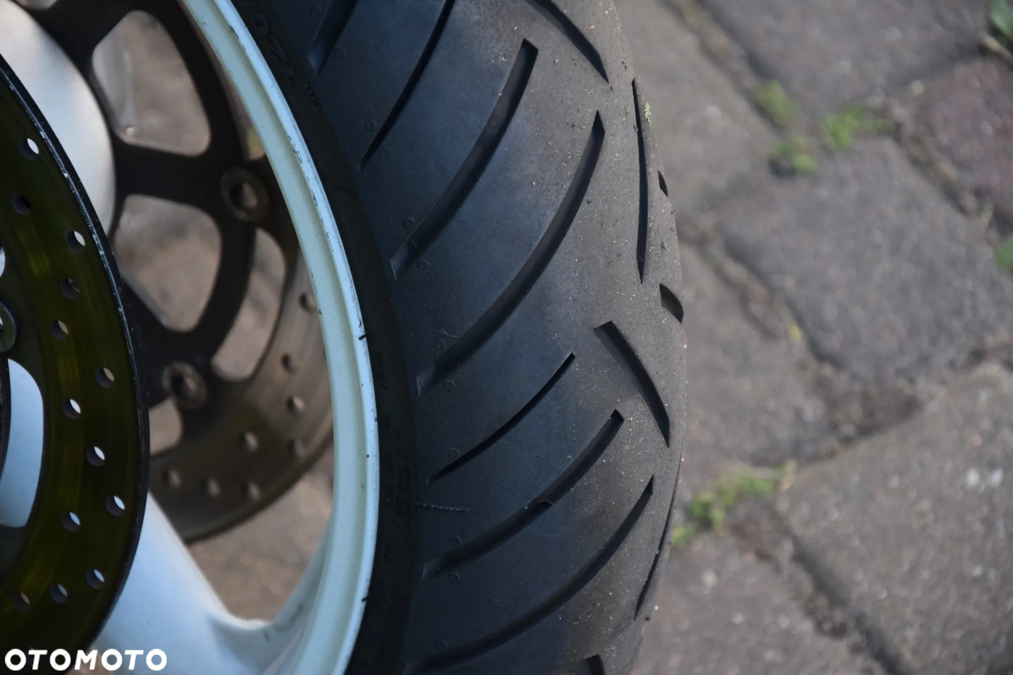 Suzuki GSX - 16