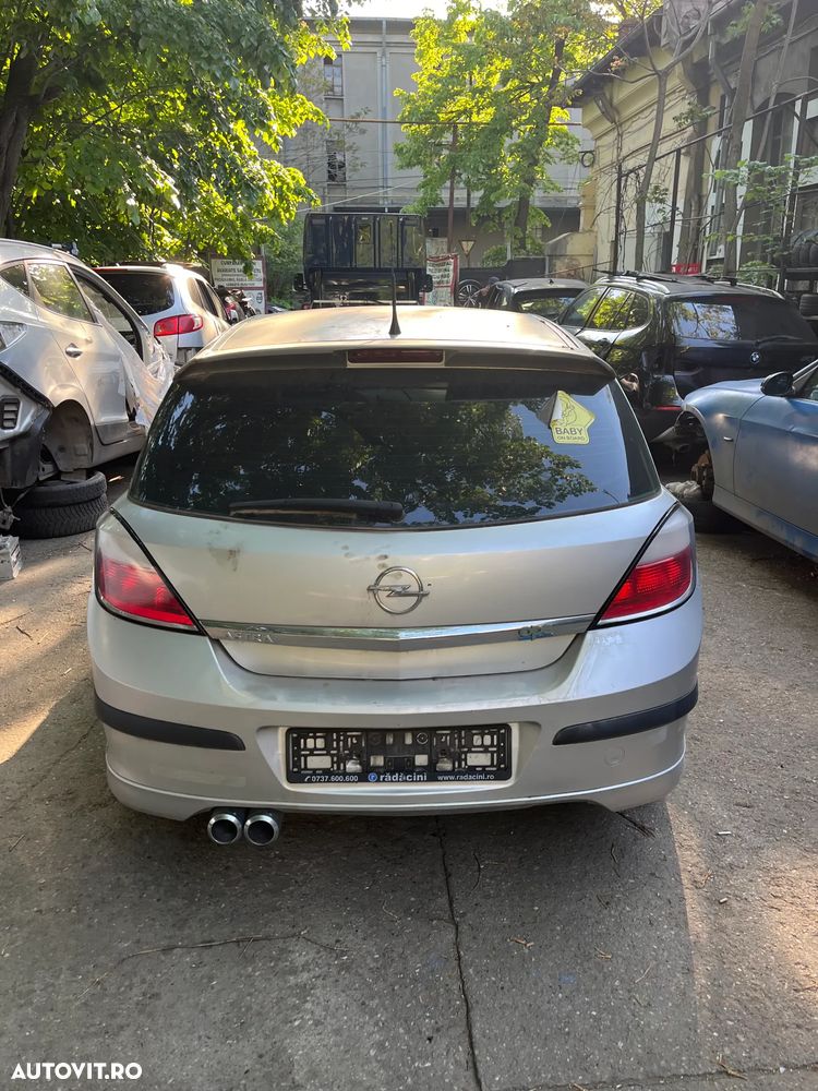 Dezmembrez Opel Astra H hatchback 2.0 benzina Z20LEL 125KW 2005 gri argintiu Z157 - 12