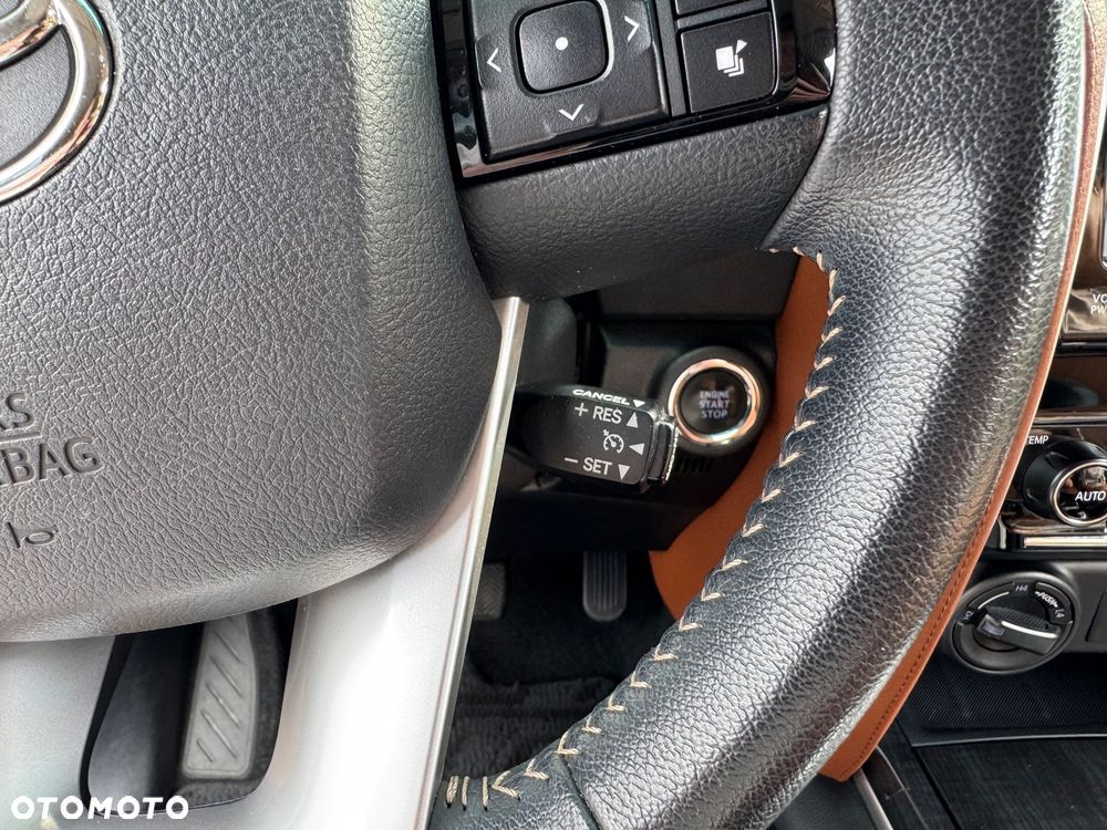 Toyota Fortuner - 30