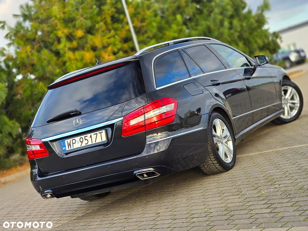 Mercedes-Benz E-Class 2010 photo 3
