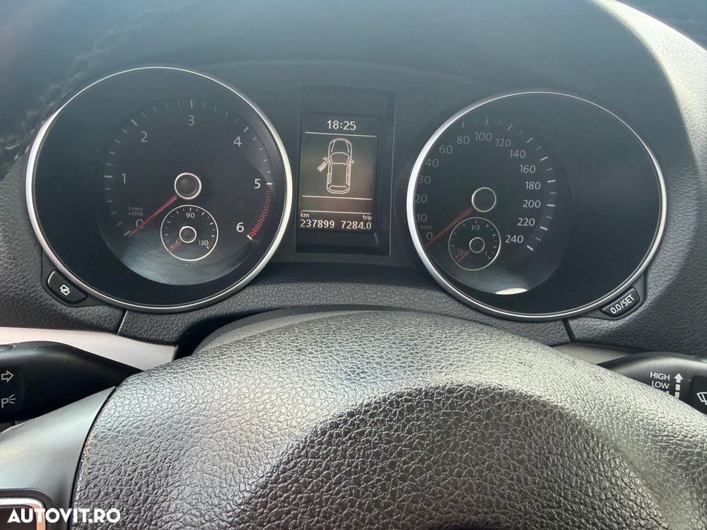 Volkswagen Golf 2.0 TDI DPF Style - 4