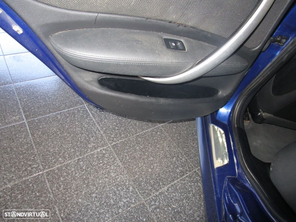 BMW 120 d DPF Edition Sport - 18