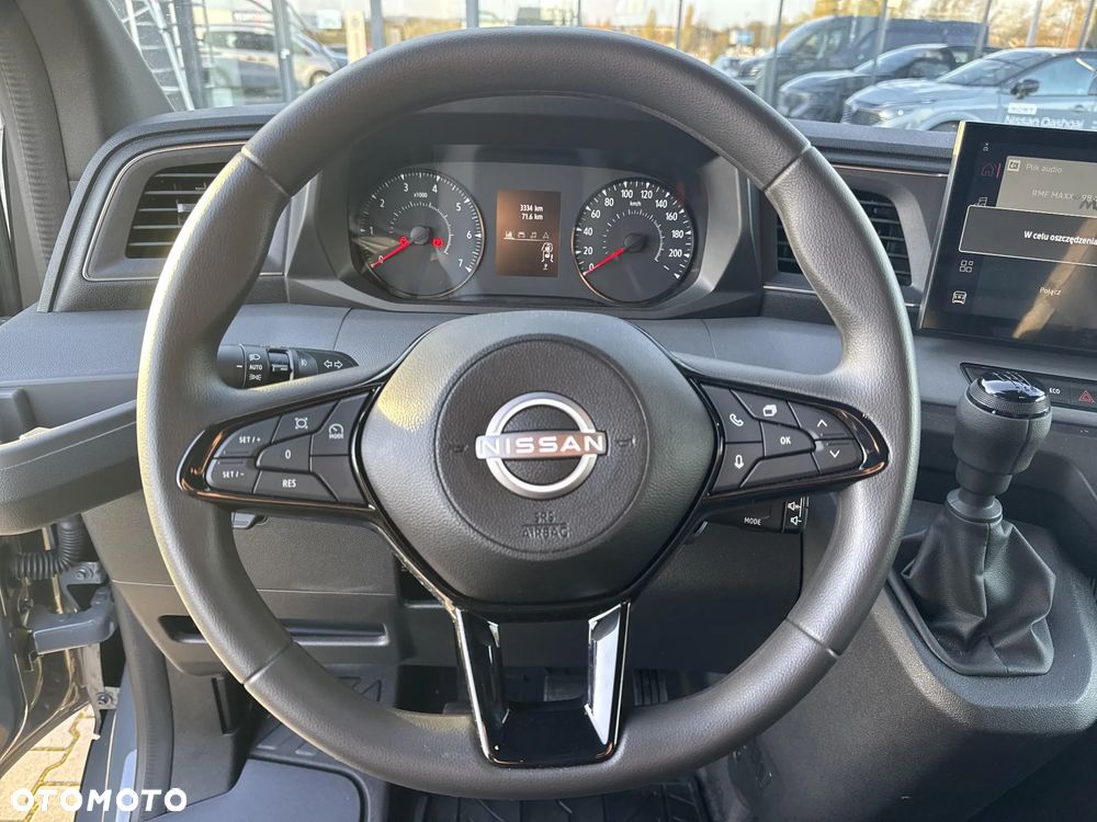 Nissan Interstar - 10