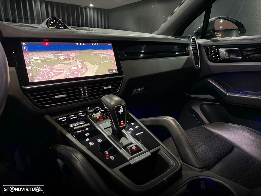 Porsche Cayenne Coupé E-Hybrid - 24