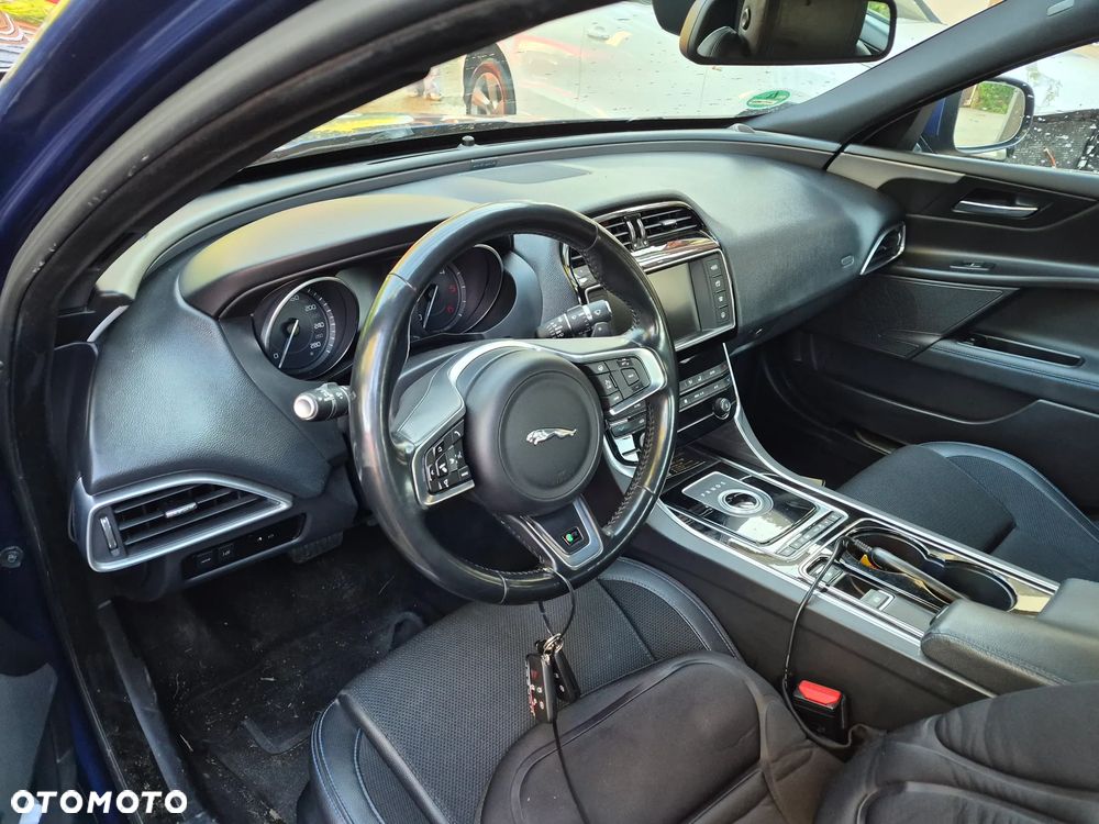 Jaguar F-Pace - 4