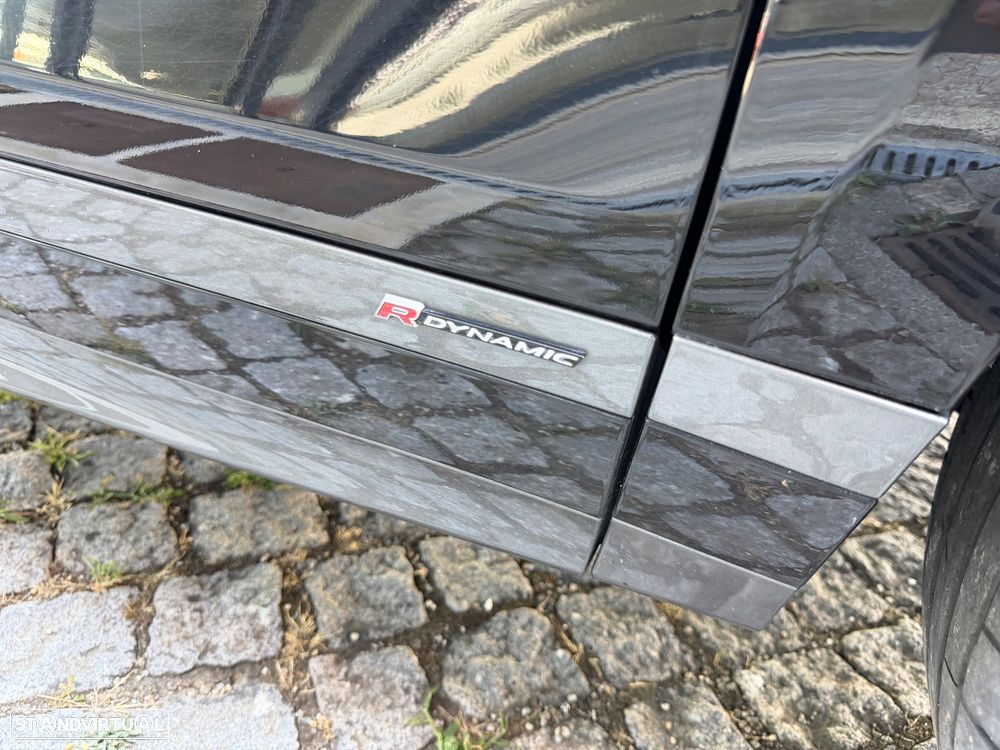 Land Rover Range Rover Evoque P300e R-Dynamic SE - 34