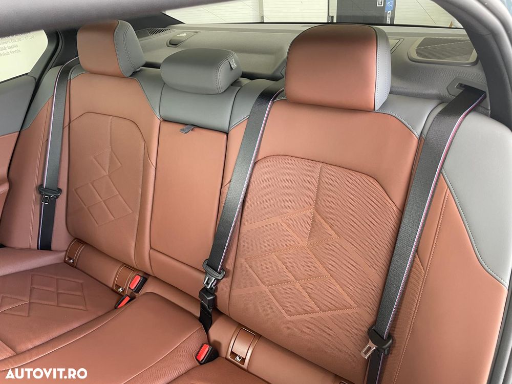 BMW Seria 5 530e xDrive AT PHEV - 14