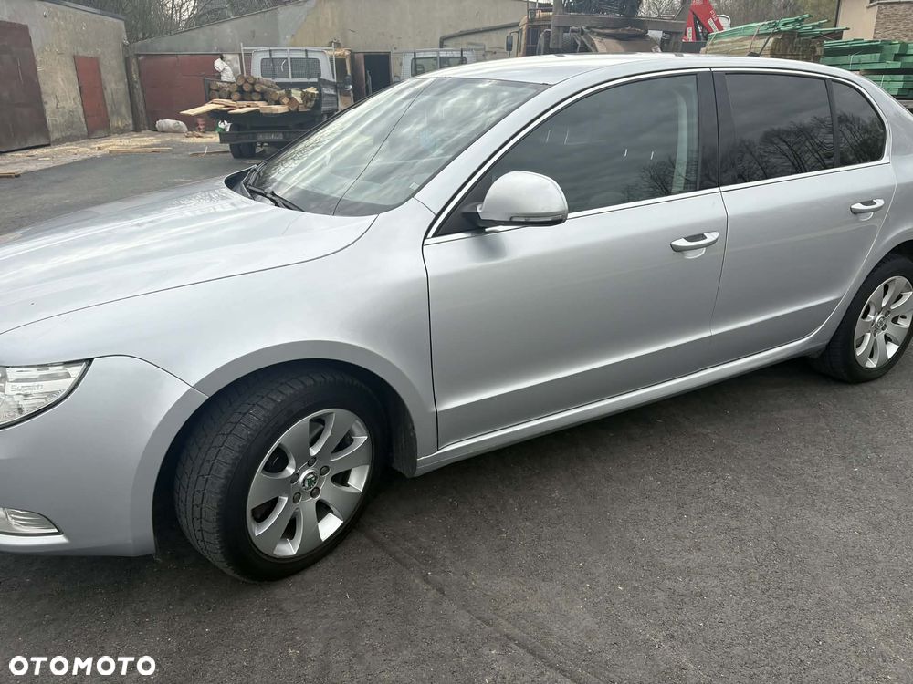 Skoda Superb 2.0 TDI Ambition DSG - 11