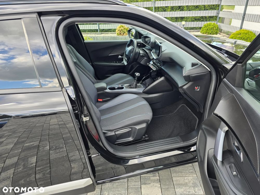 Peugeot 2008 1.2 PureTech GT Line S&S - 9