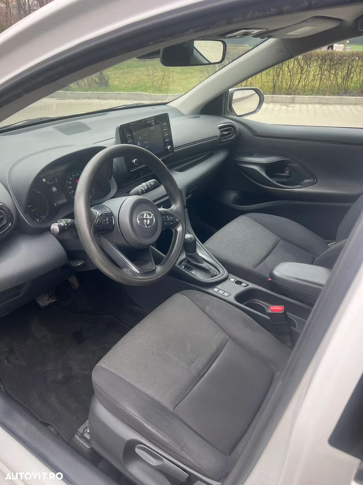 Toyota Yaris 1.5 VVT-i HSD Dynamic Bi-tone - 2