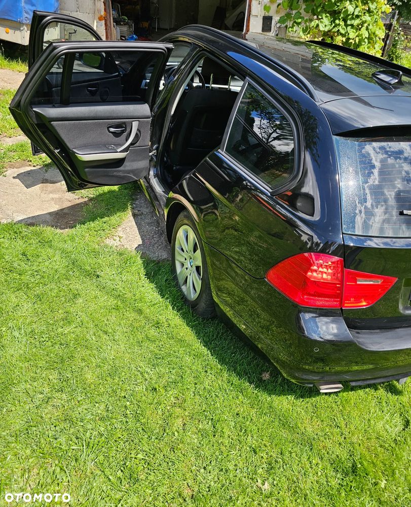 BMW Seria 3 318d - 4