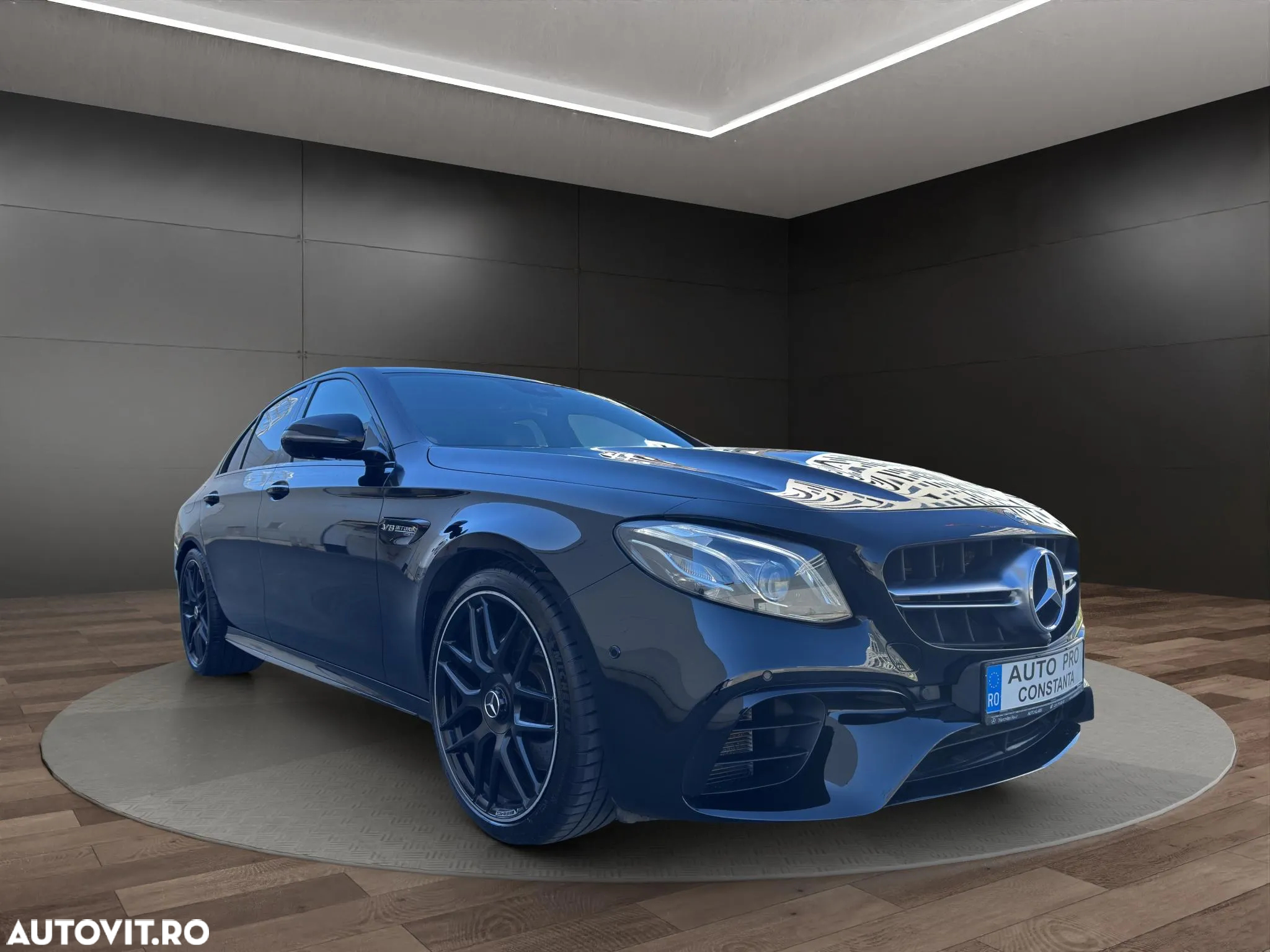 Mercedes-Benz E 63 AMG 4MATIC Aut. - 2