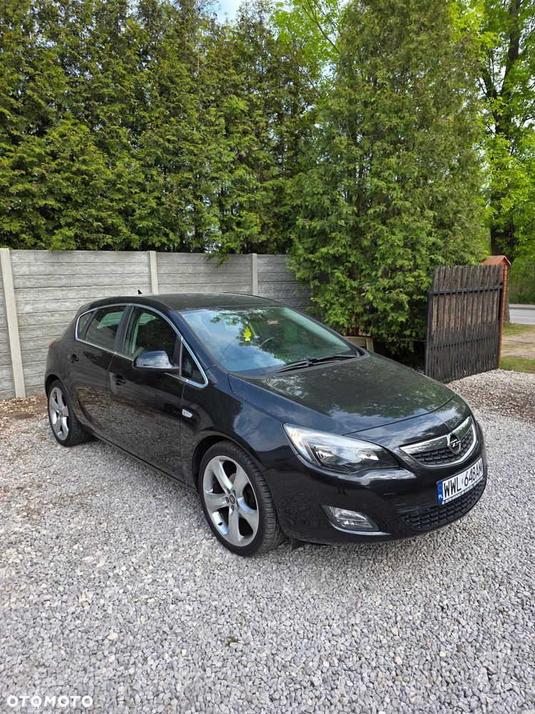 Opel Astra 1.4 Turbo Color Edition - 1