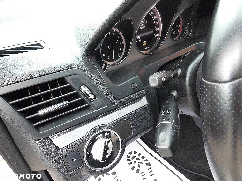 Mercedes-Benz Klasa E 200 CGI BlueEFFICIENCY Automatik Avantgarde - 27