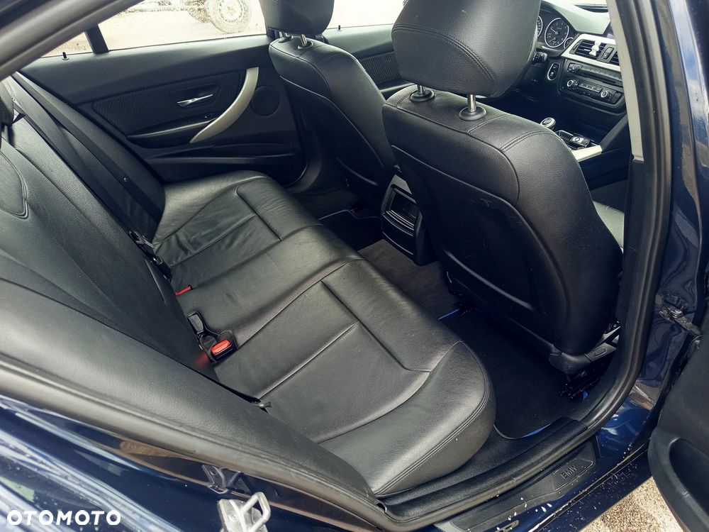 BMW Seria 3 - 12