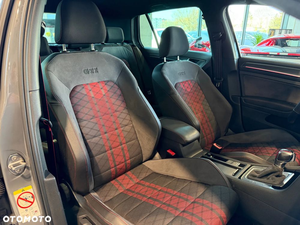 Volkswagen Golf GTI TCR 2.0 TSI OPF DSG - 20