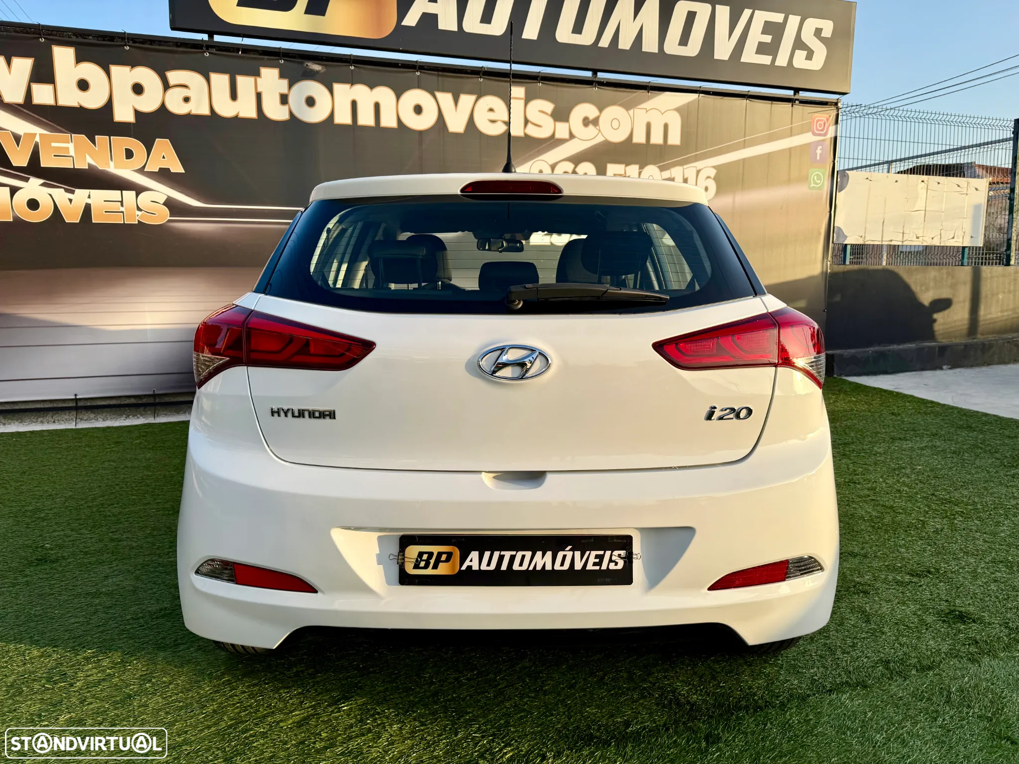 Hyundai i20 1.1 CRDi Blue Access+Bluetooth - 4