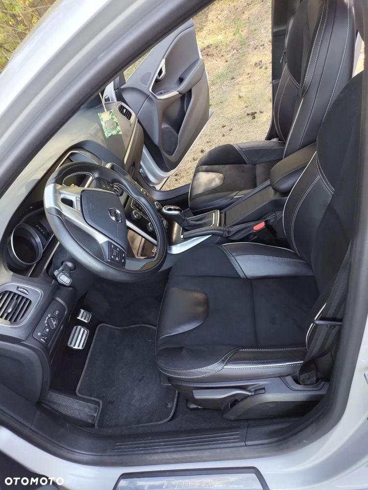 Volvo V40 D3 Geartronic RDesign - 6