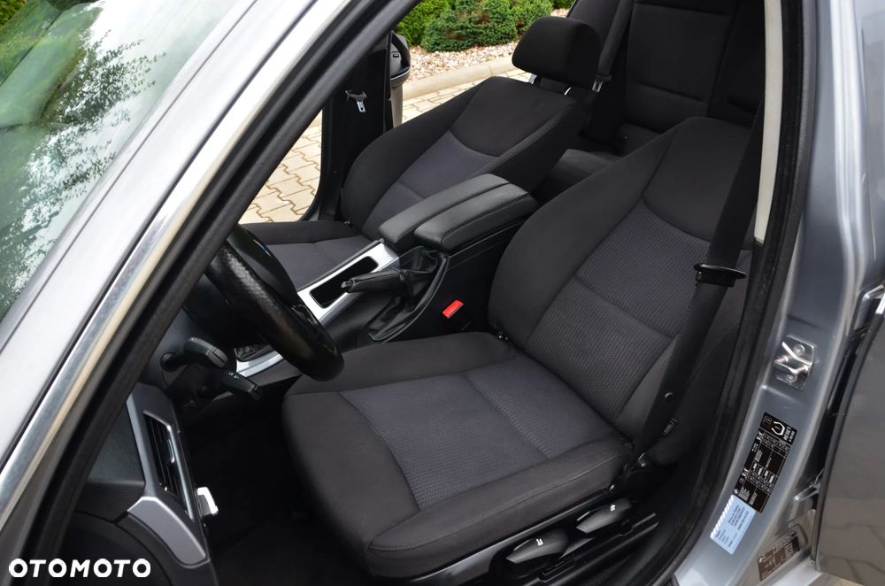BMW Seria 3 318d - 35