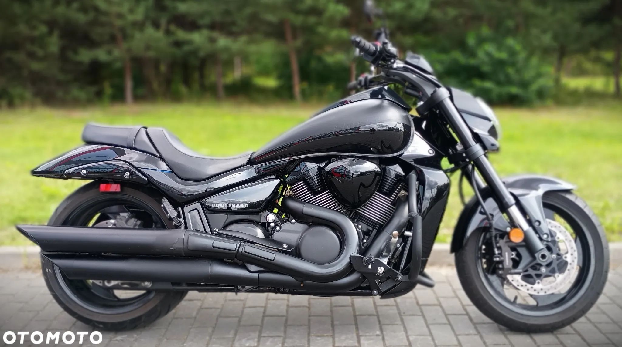 Suzuki Intruder - 1