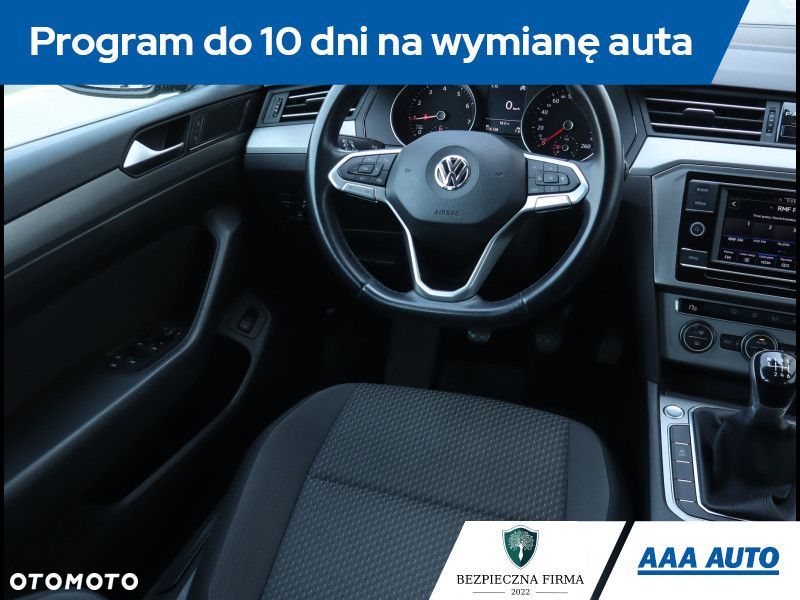 Volkswagen Passat - 8