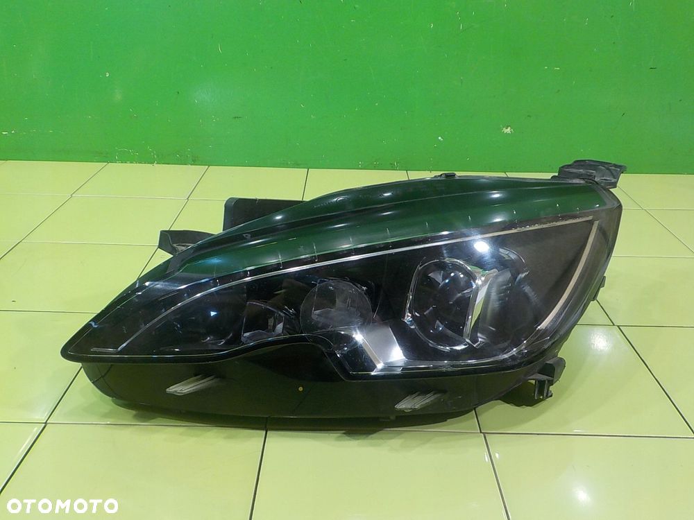 308 II GT 1.2 B AUT 16r HB 5D lampa lewa przod FULL LED 9800546480 - 1