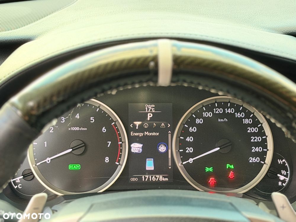 Lexus IS 300h Business Edition - 33