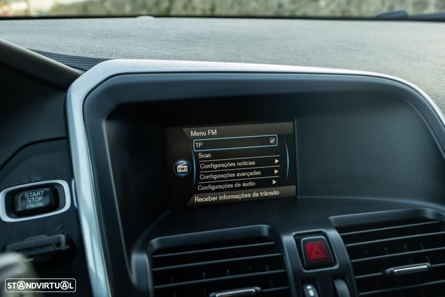 Volvo XC 60 2.0 D3 Drive R-Design 85 Anos Start/Stop - 46