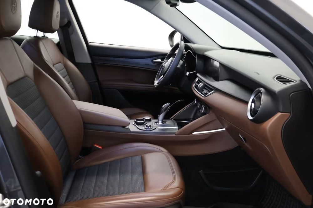 Alfa Romeo Stelvio 2.2 JTDM Q4 - 16