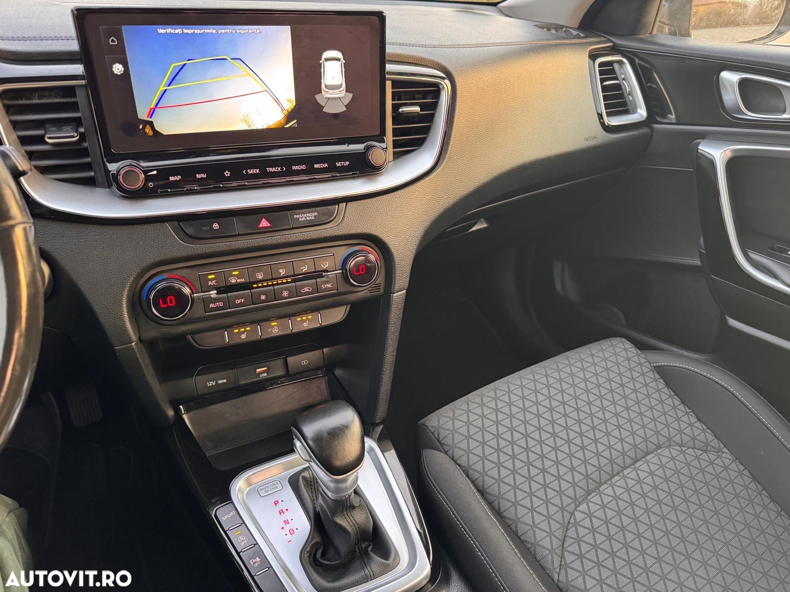 Kia Ceed 1.6 CRDi (48V Mild-Hybrid) DCT7 Vision - 16