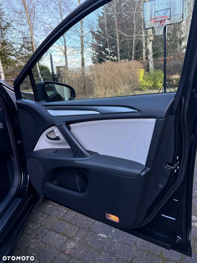 Toyota Avensis 2.0 D-4D Premium - 20