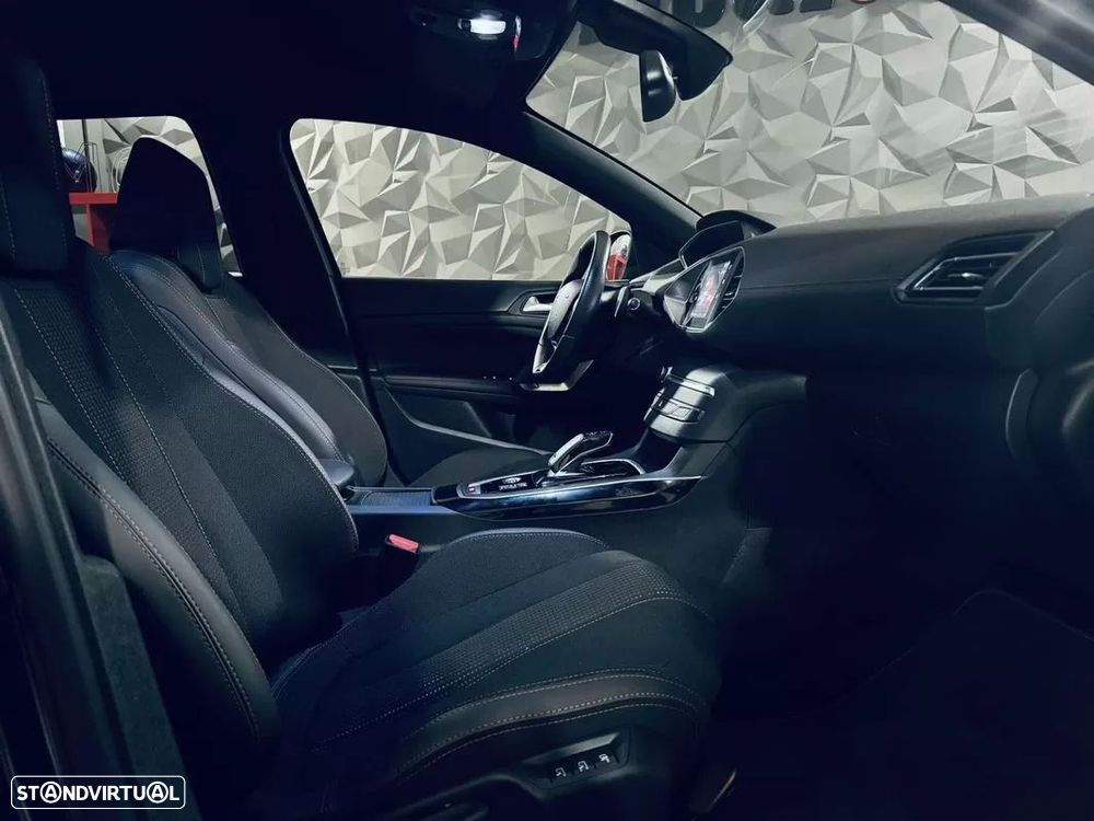 Peugeot 308 1.5 BlueHDi GT EAT8 - 24