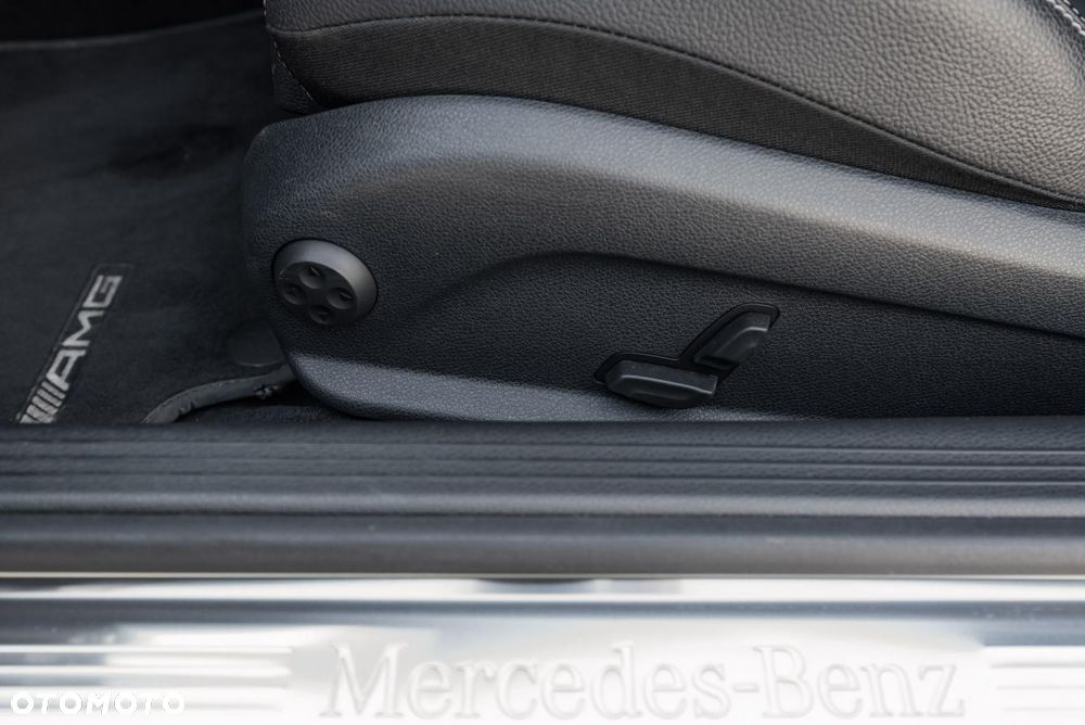 Mercedes-Benz Klasa C 300 9G-TRONIC - 30
