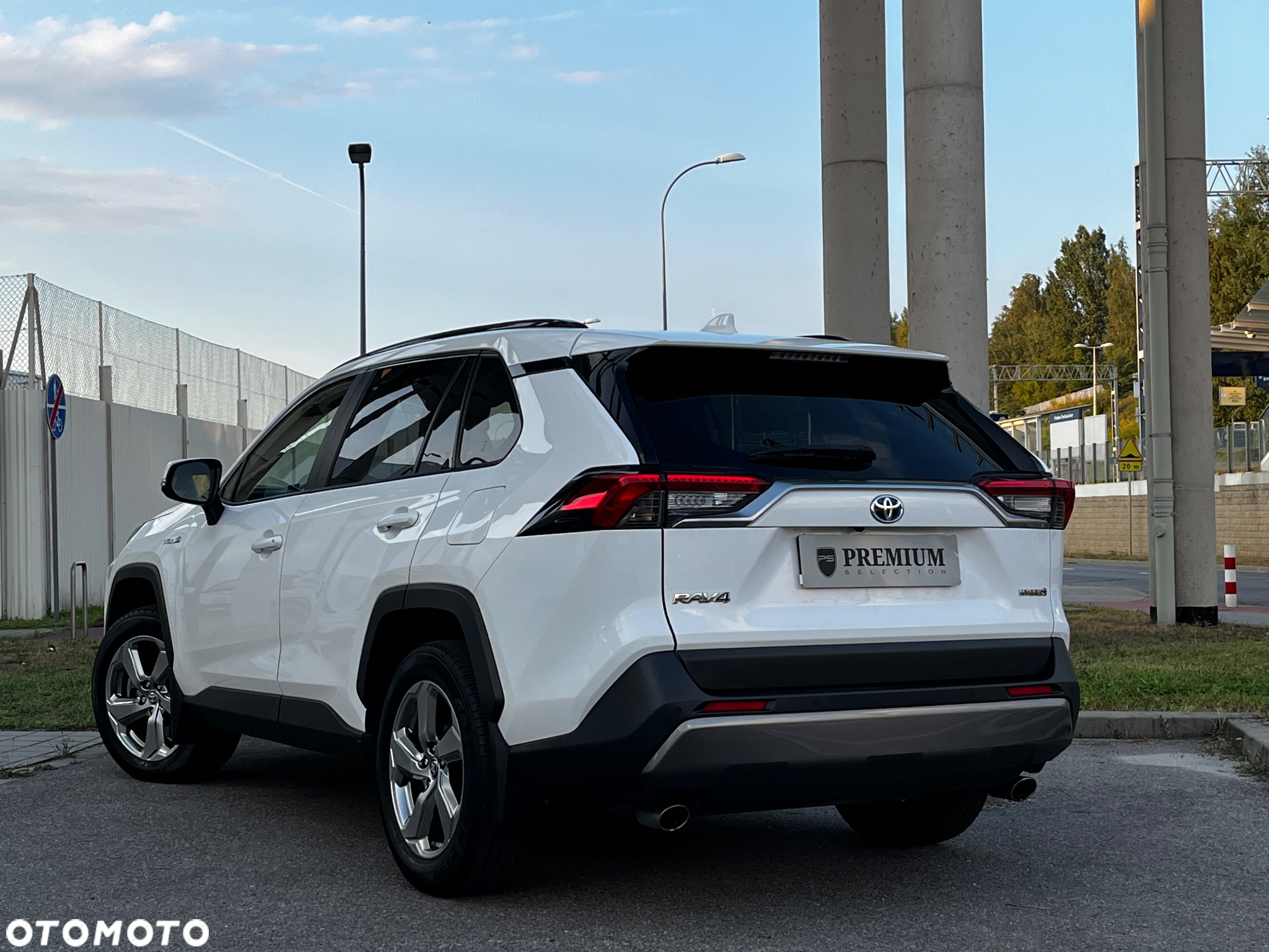 Toyota RAV4 2.5 Hybrid Comfort 4x2 - 6