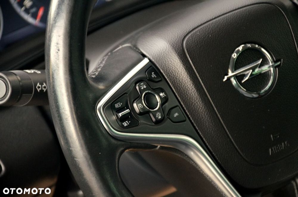 Opel Insignia - 16