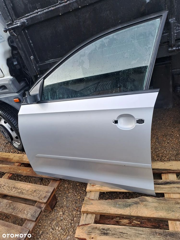 Skoda Rapid 5D HB drzwi klapa kod lakieru 9156 LA7W i inne - 15