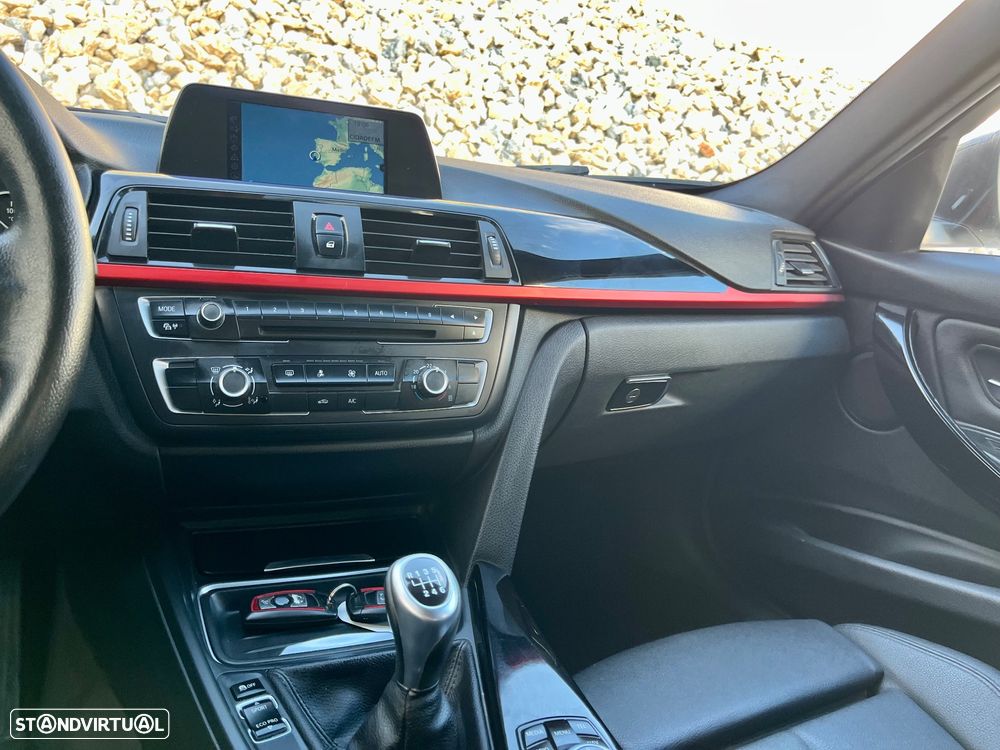 BMW 316 d Line Sport - 32