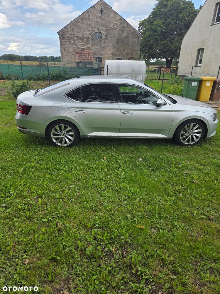 Skoda Superb 2.0 TDI SCR 4x4 Style DSG - 31