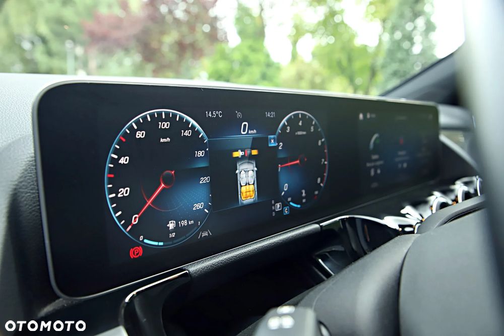 Mercedes-Benz GLA 200 Style - 17