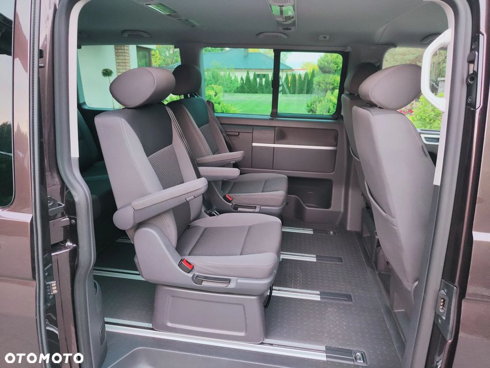 Volkswagen Multivan - 11
