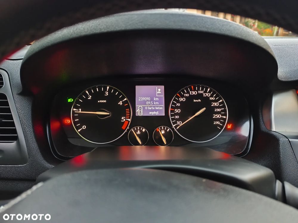 Renault Laguna dCi 150 FAP GT - 31