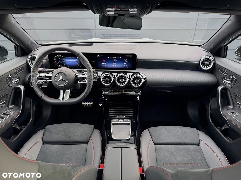 Mercedes-Benz Klasa A 220 4-Matic AMG Line 8G-DCT - 10