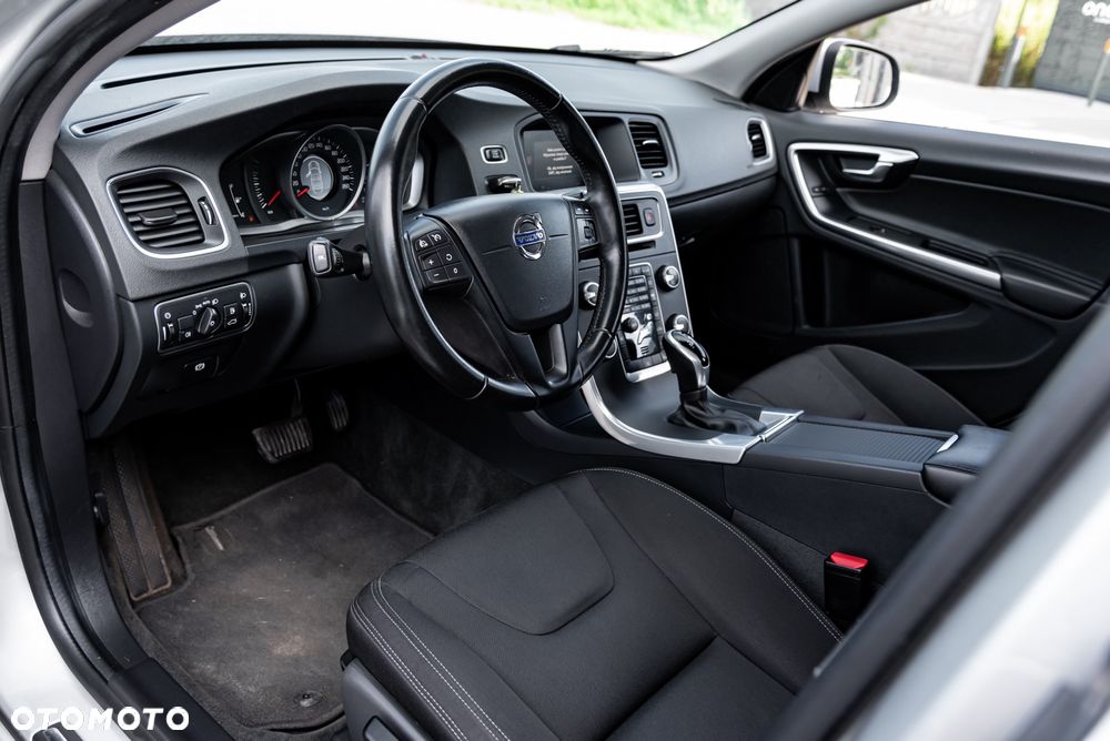 Volvo V60 D3 Drive-E Dynamic Edition (Kinetic) - 13