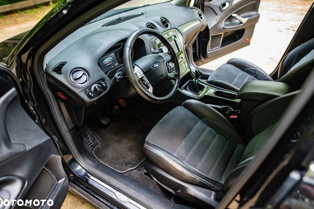 Ford Mondeo 2.5 Titanium X - 38