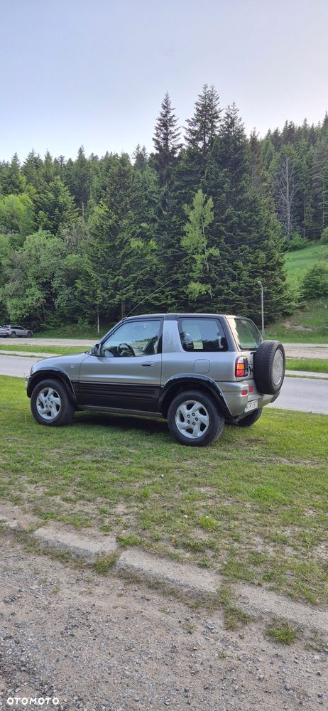 Toyota RAV4 - 11