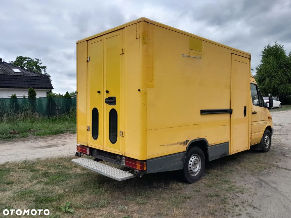 Mercedes-Benz Sprinter - 16