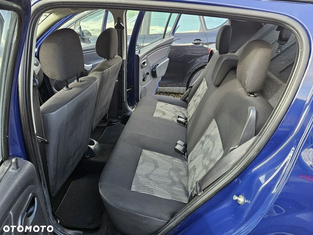 Dacia Sandero - 9