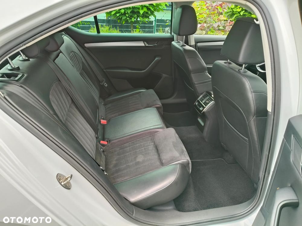 Skoda Superb 2.0 TDI Ambition DSG - 16